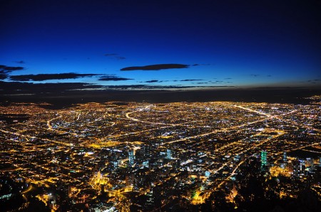 1280px-Bogotá_de_noche