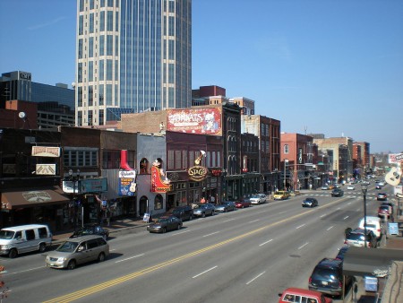 1024px-Nashville_Downtown