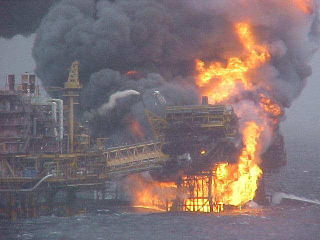 Major accident, offshore fire